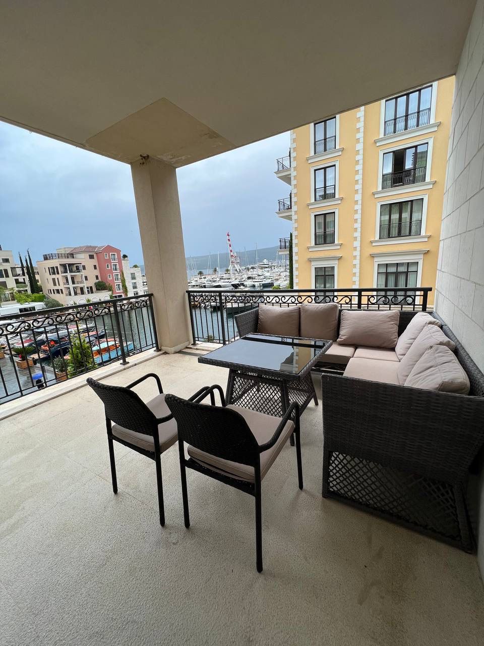 Апартаменты в Тивате, Черногория, 131 м² - фото 3