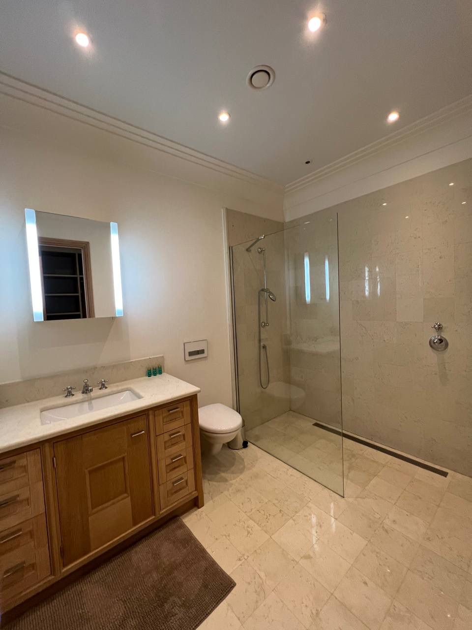 Апартаменты в Тивате, Черногория, 131 м² - фото 13