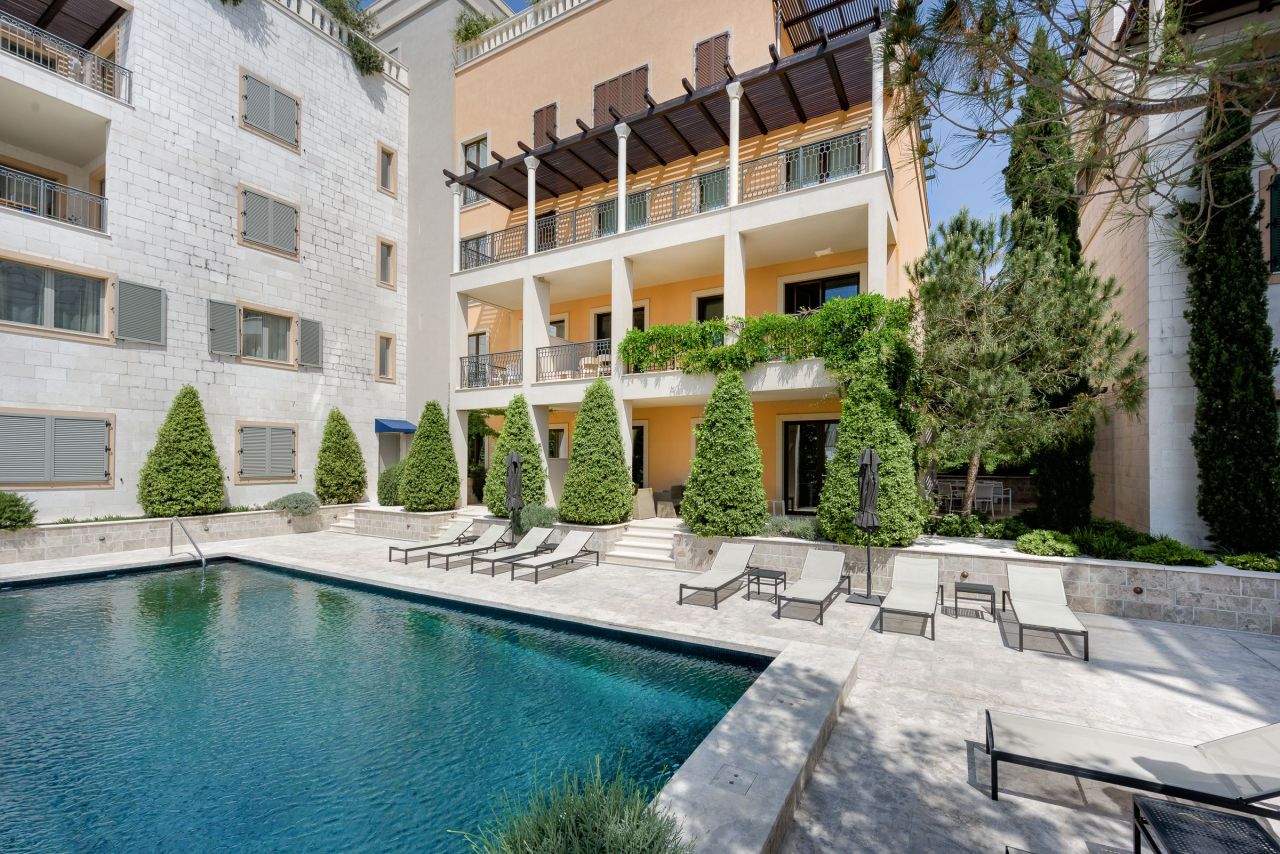 Апартаменты в Тивате, Черногория, 131 м² - фото 4