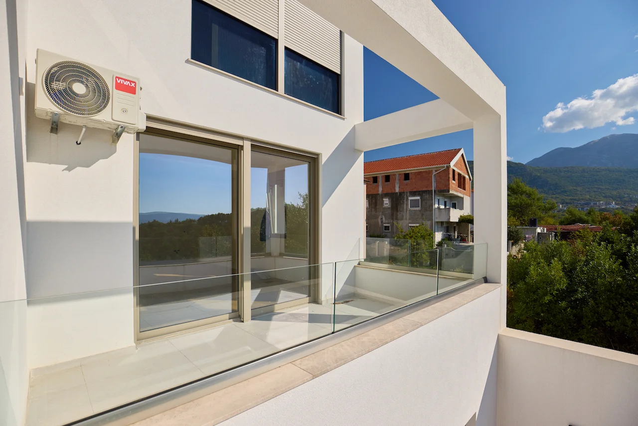 Квартира в Тивате, Черногория, 111 м² - фото 8