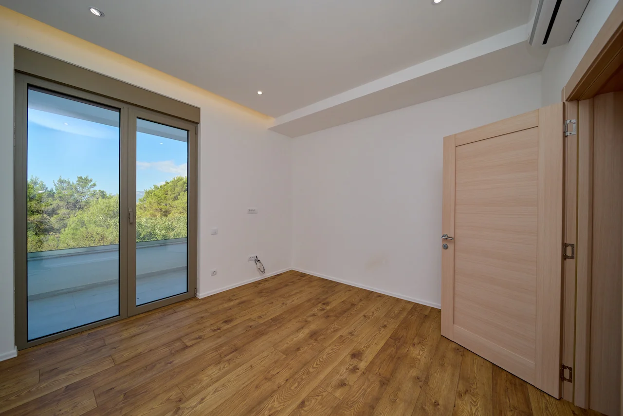 Квартира в Тивате, Черногория, 111 м² - фото 16