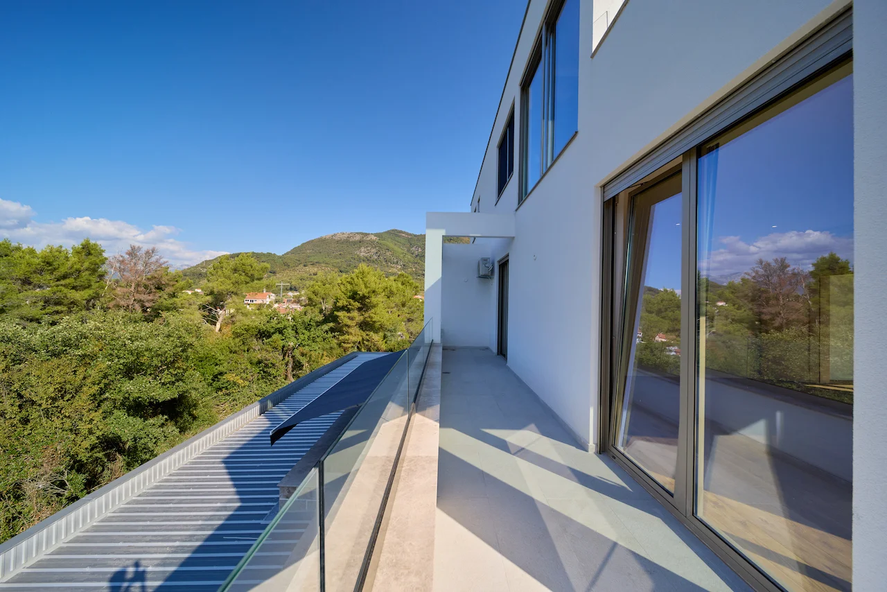 Квартира в Тивате, Черногория, 111 м² - фото 12