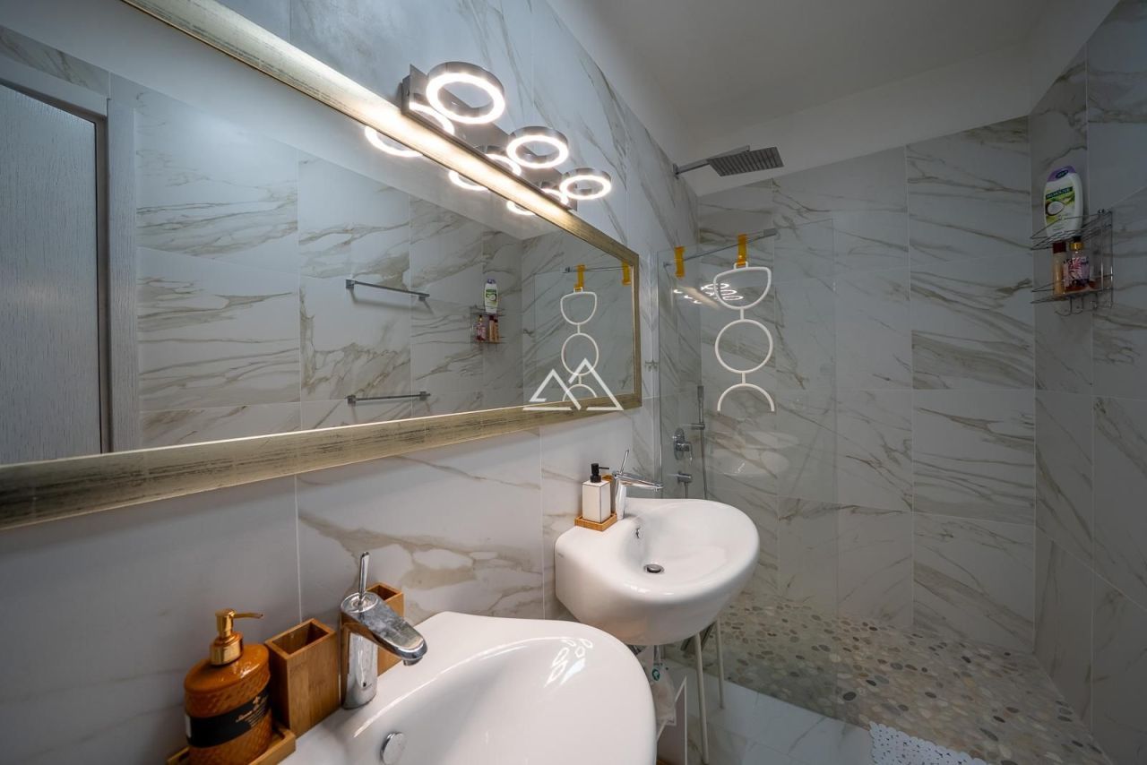 Апартаменты в Доброте, Черногория, 120 м² - фото 16