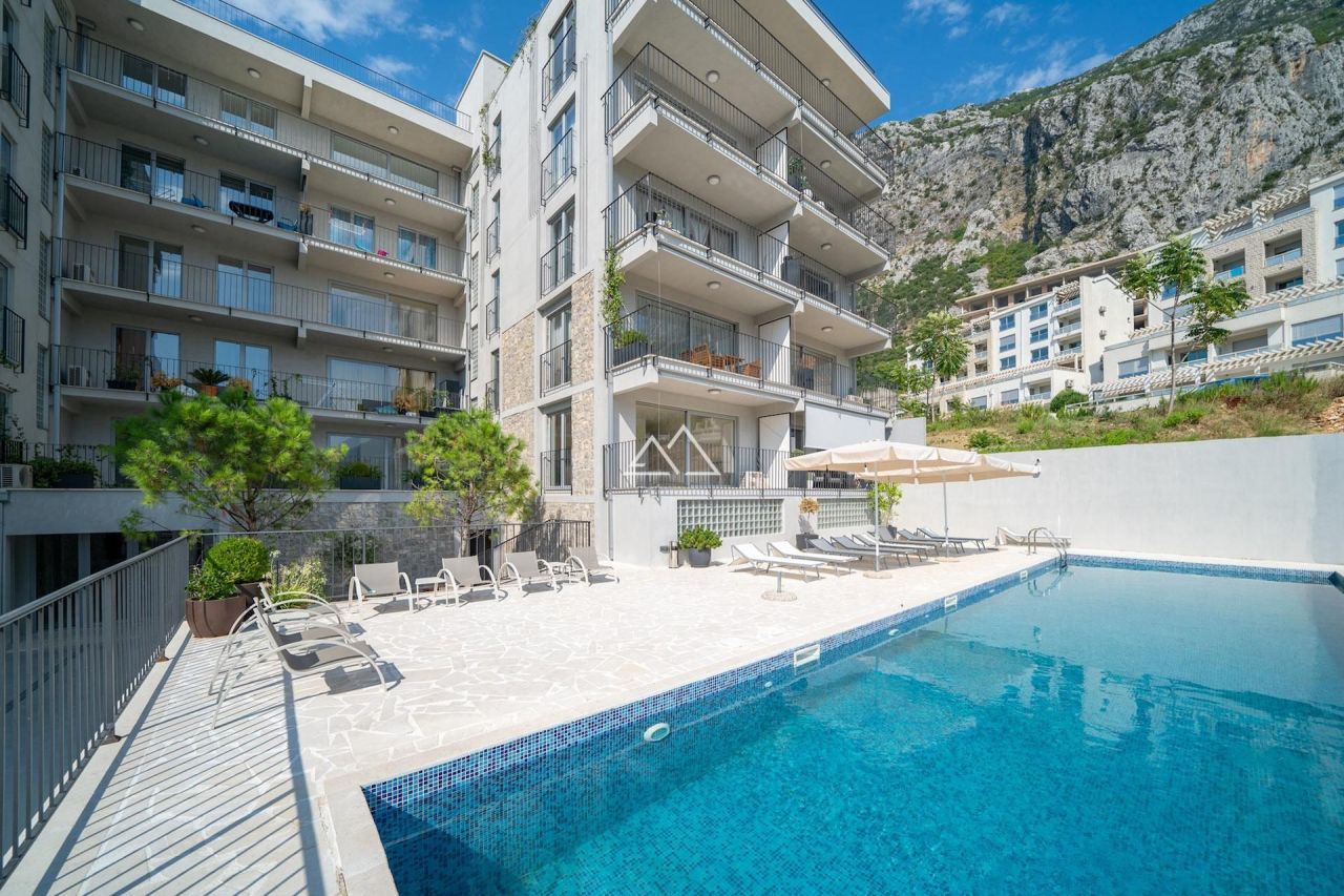 Апартаменты в Доброте, Черногория, 120 м² - фото 19