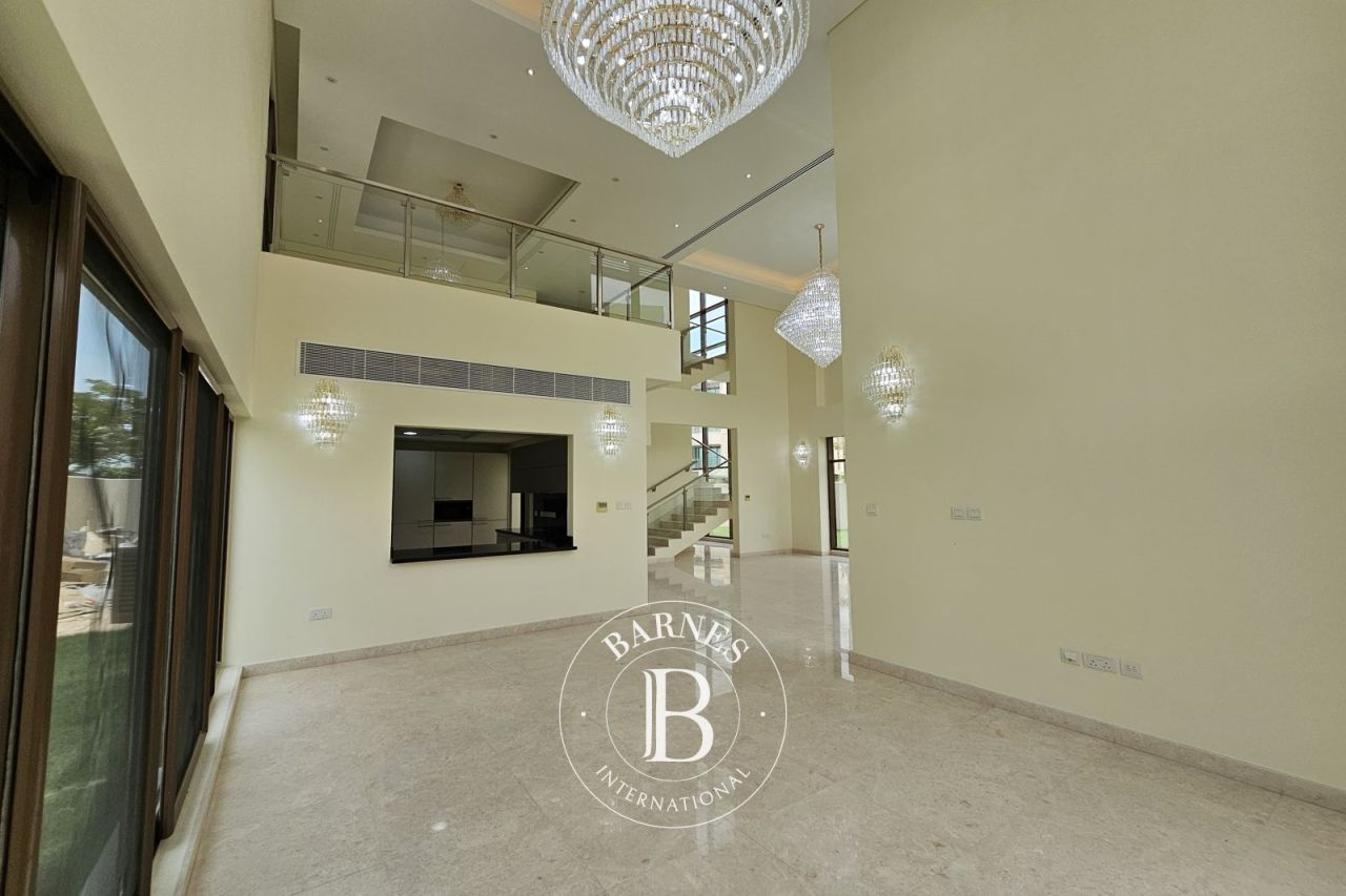 Вилла в Дубае, ОАЭ, 679.6 м² - фото 1