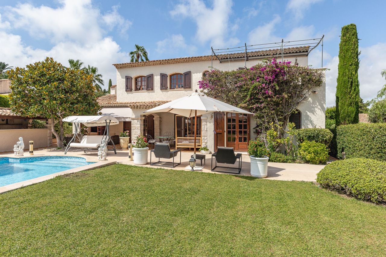 Вилла в Антибе, Франция, 212 м² - фото 2