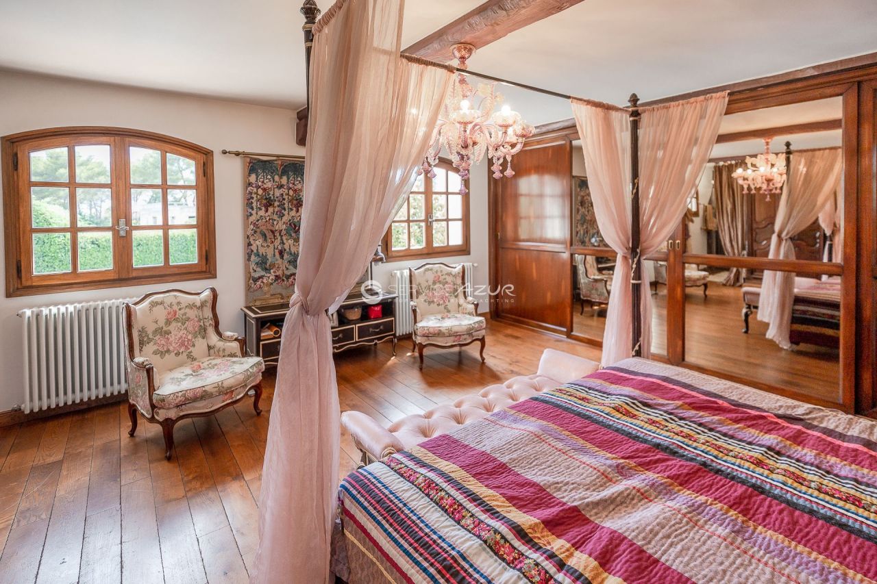 Вилла в Антибе, Франция, 212 м² - фото 12