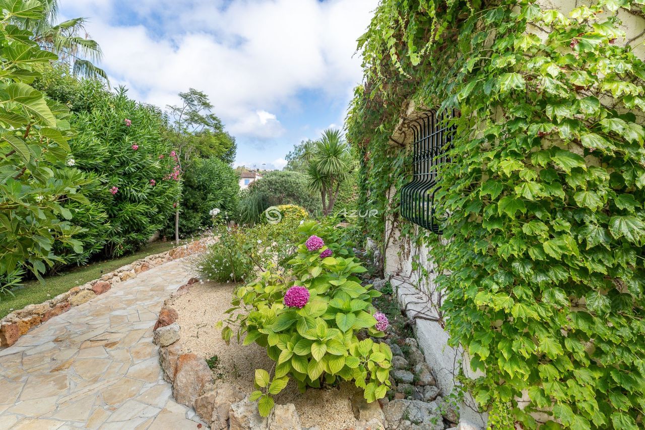 Вилла в Антибе, Франция, 212 м² - фото 17