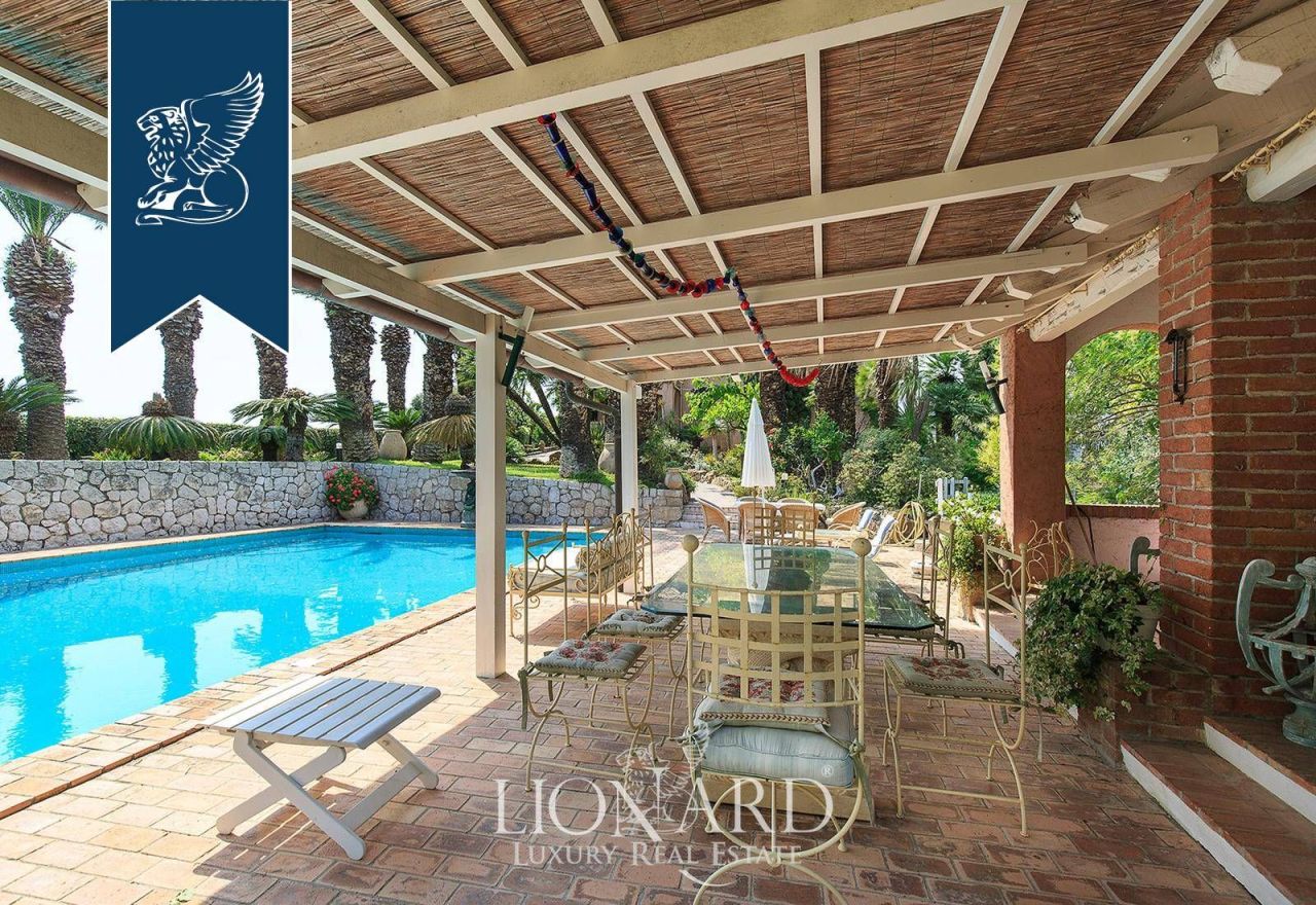 Вилла в Сан-Ремо, Италия, 800 м² - фото 6