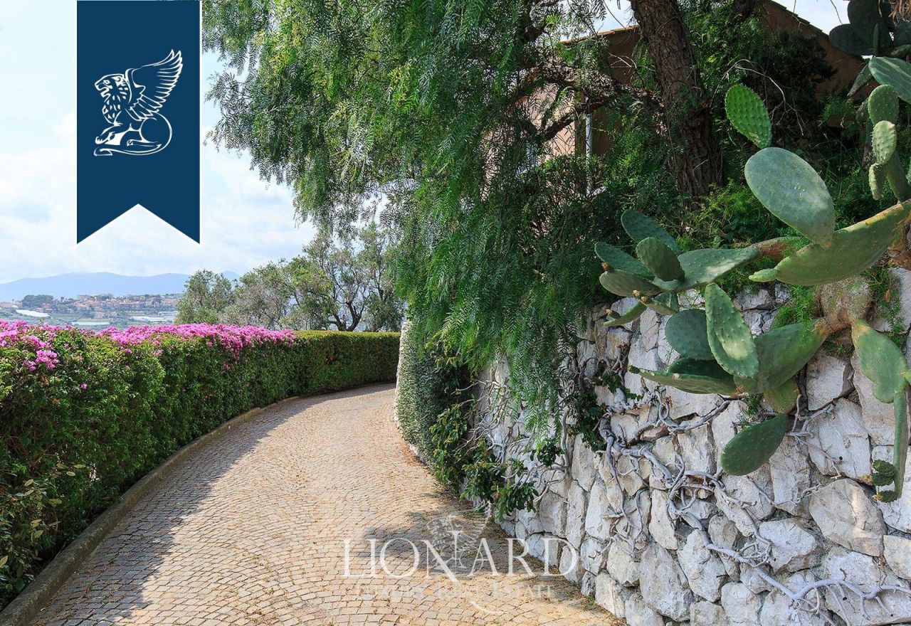 Вилла в Сан-Ремо, Италия, 800 м² - фото 15