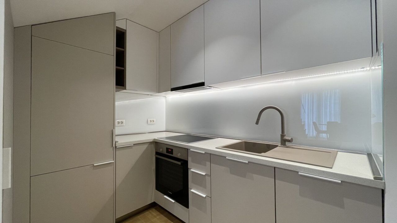 Квартира в Будве, Черногория, 85 м² - фото 8