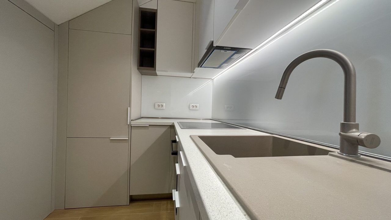 Квартира в Будве, Черногория, 85 м² - фото 9