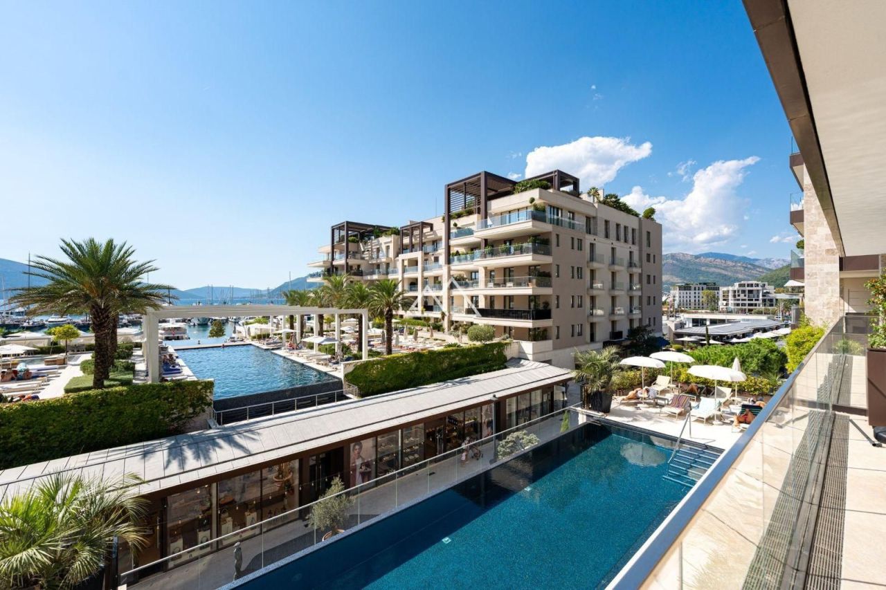 Апартаменты в Тивате, Черногория, 175 м² - фото 2