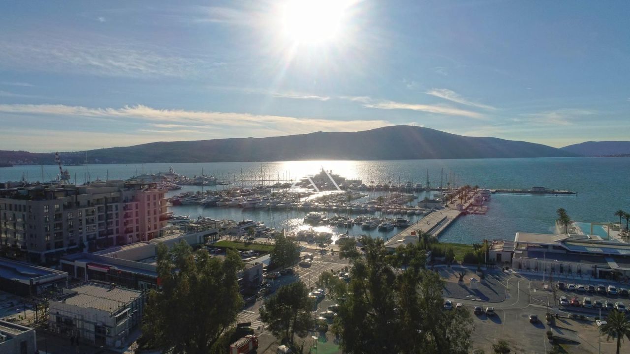 Апартаменты в Тивате, Черногория, 99 м² - фото 14