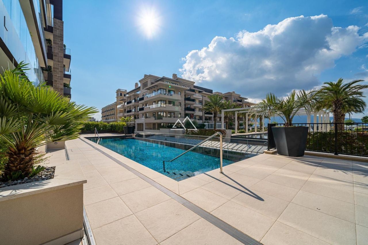 Апартаменты в Тивате, Черногория, 175 м² - фото 17