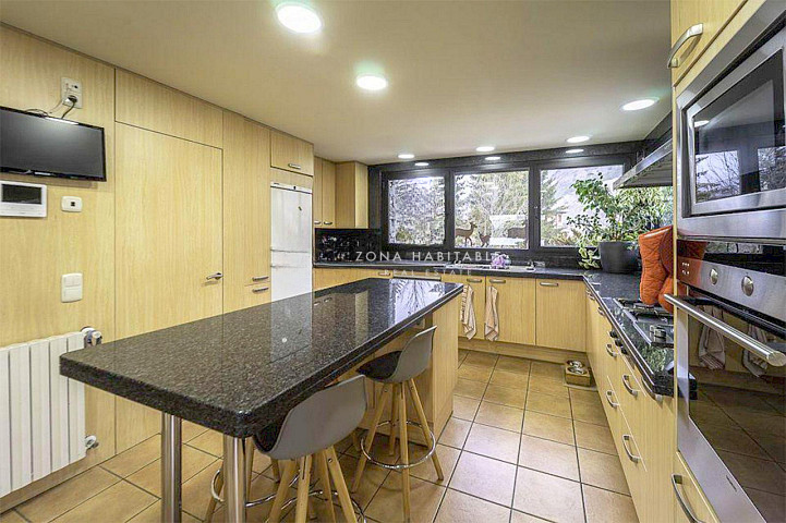 Квартира в Ордино, Андорра, 418 м² - фото 7