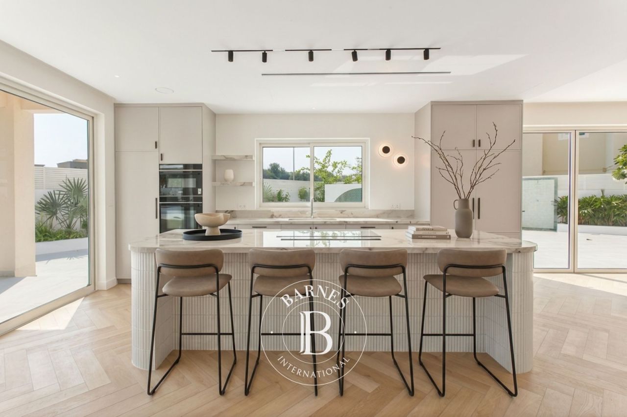 Вилла в Дубае, ОАЭ, 390.2 м² - фото 7