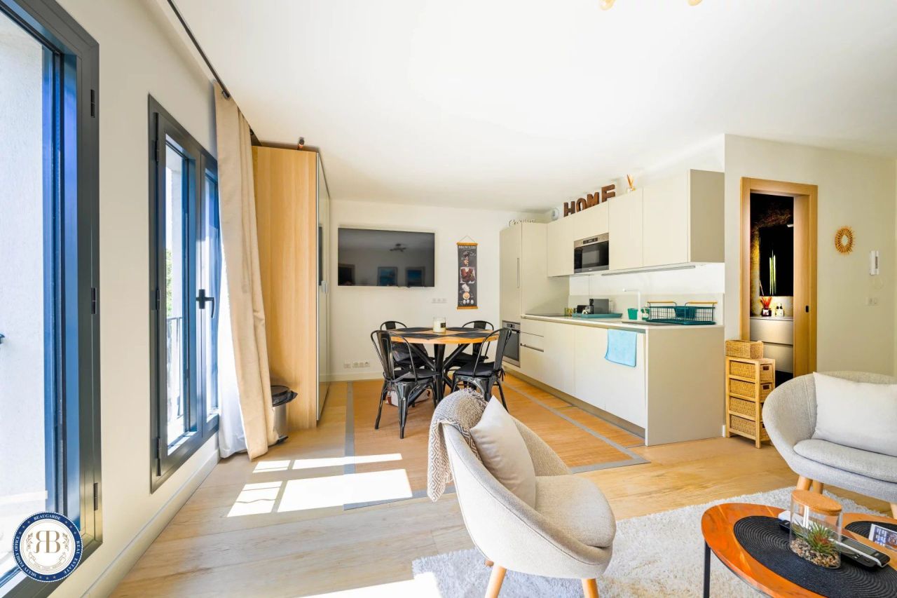 Квартира в Антибе, Франция, 49 м² - фото 2