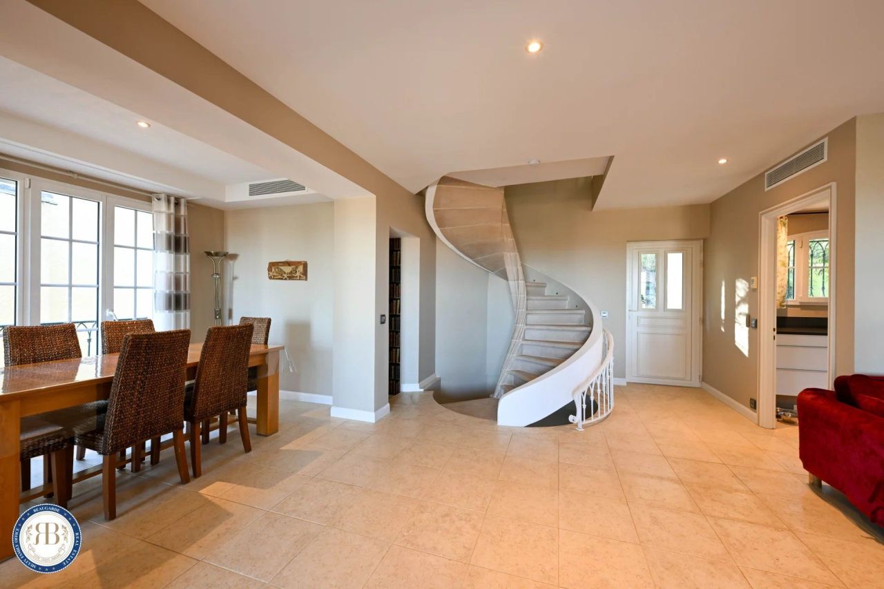 Вилла в Антибе, Франция, 230 м² - фото 11