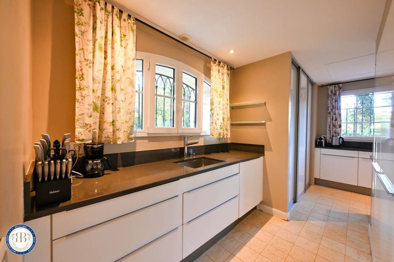 Вилла в Антибе, Франция, 230 м² - фото 12