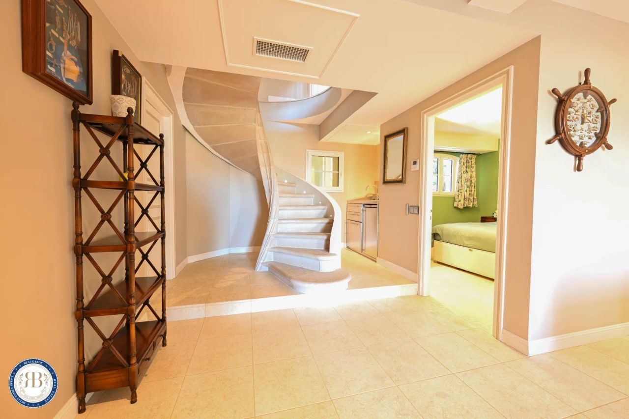 Вилла в Антибе, Франция, 230 м² - фото 13