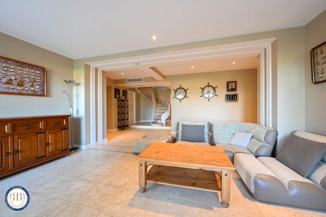 Вилла в Антибе, Франция, 230 м² - фото 15