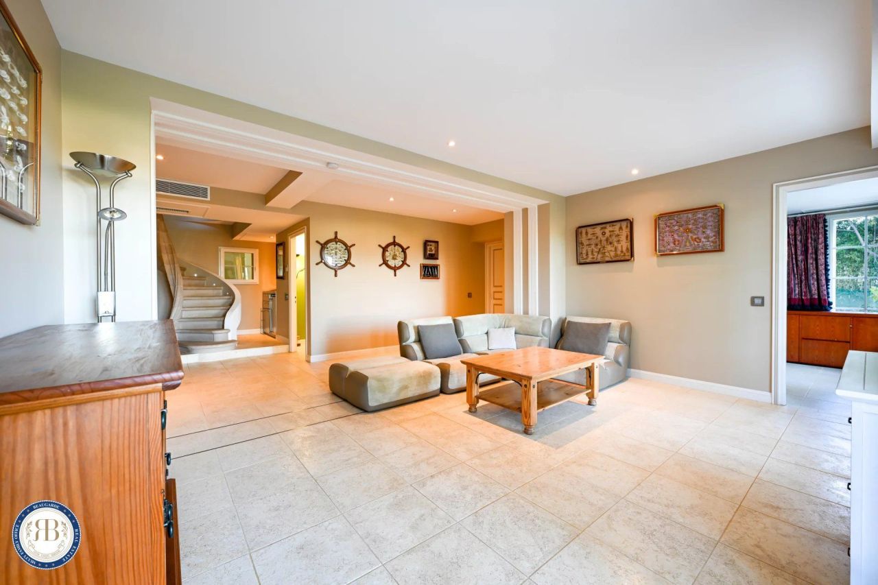 Вилла в Антибе, Франция, 230 м² - фото 16