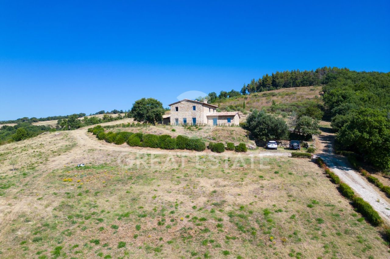 Дом в Читта-ди-Кастелло, Италия, 247 м² - фото 2