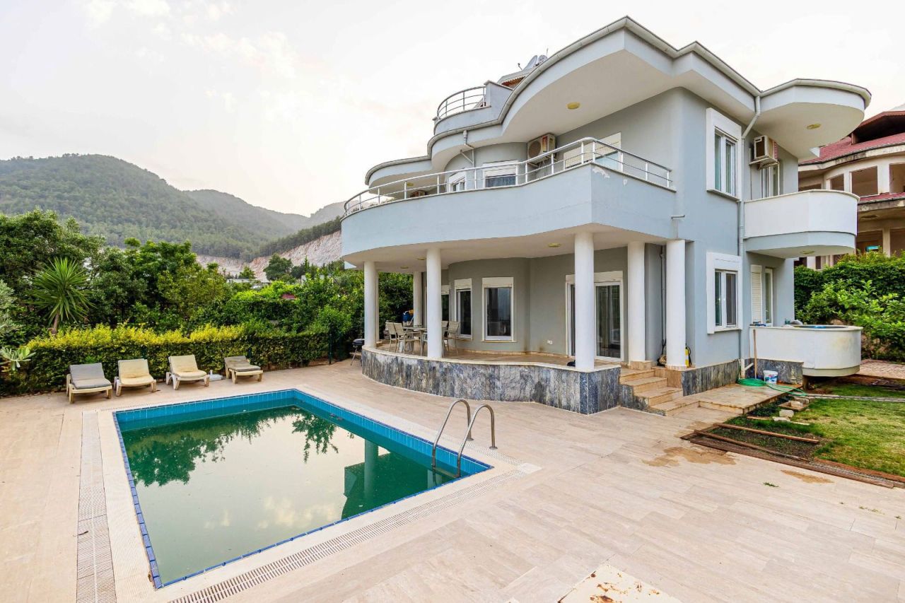 Апартаменты в Алании, Турция, 250 м² - фото 2