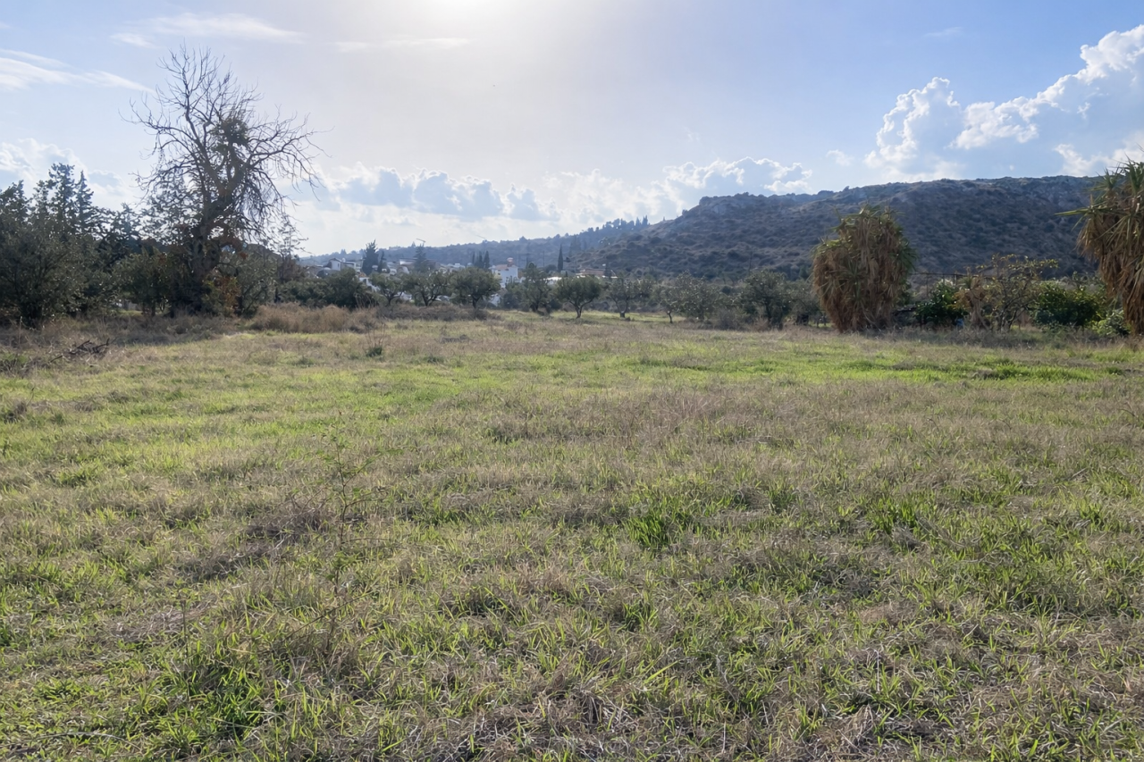 Земля в Агиос Тихоне, Кипр, 3 030 м² - фото 4