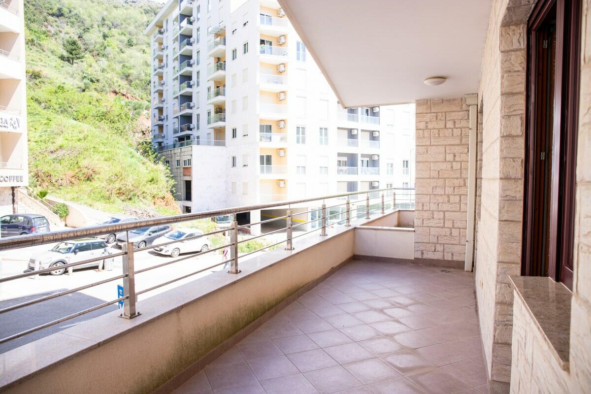 Квартира в Бечичи, Черногория, 69 м² - фото 2