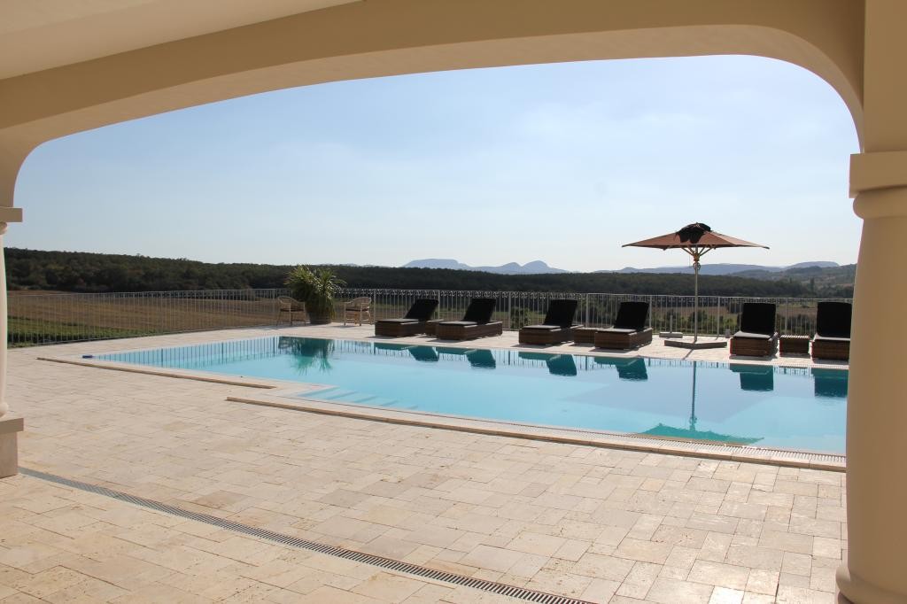 Отель, гостиница Monoszló, Венгрия, 2 437 м² - фото 17