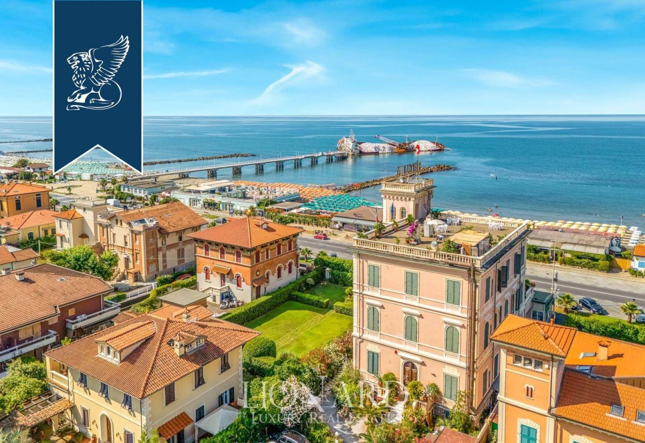 Отель, гостиница в Массе, Италия, 1 869 м² - фото 2