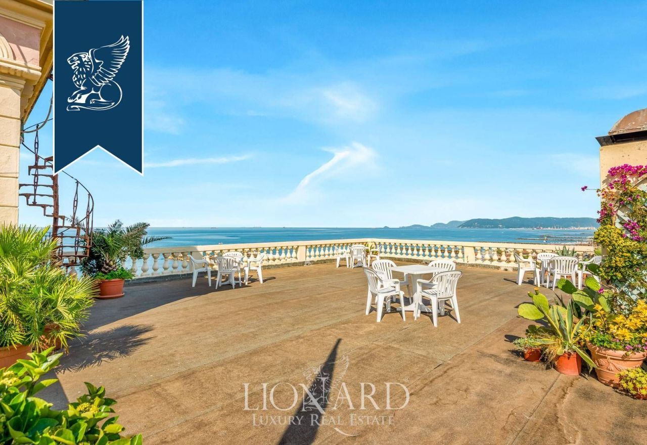 Отель, гостиница в Массе, Италия, 1 869 м² - фото 9