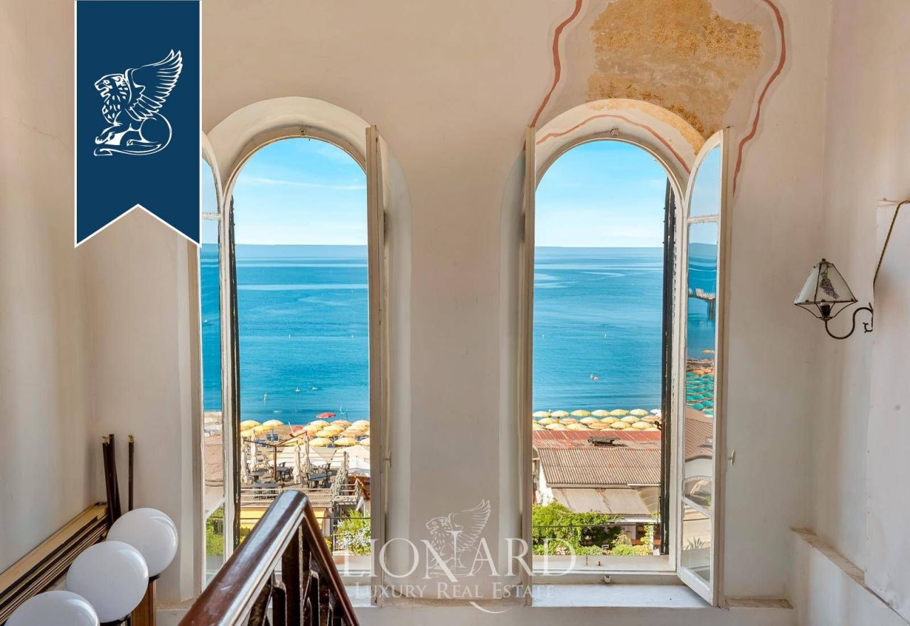 Отель, гостиница в Массе, Италия, 1 869 м² - фото 15