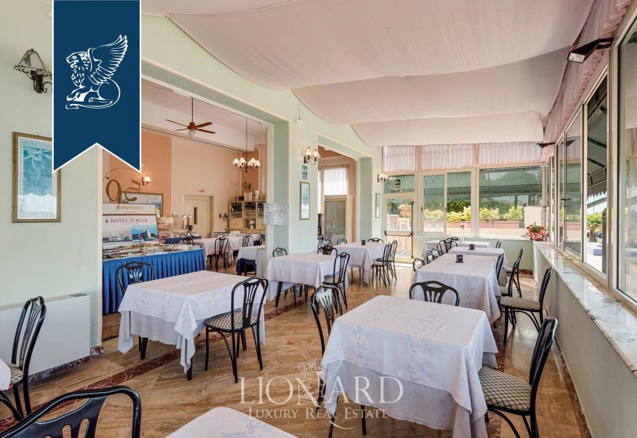 Отель, гостиница в Массе, Италия, 1 869 м² - фото 17