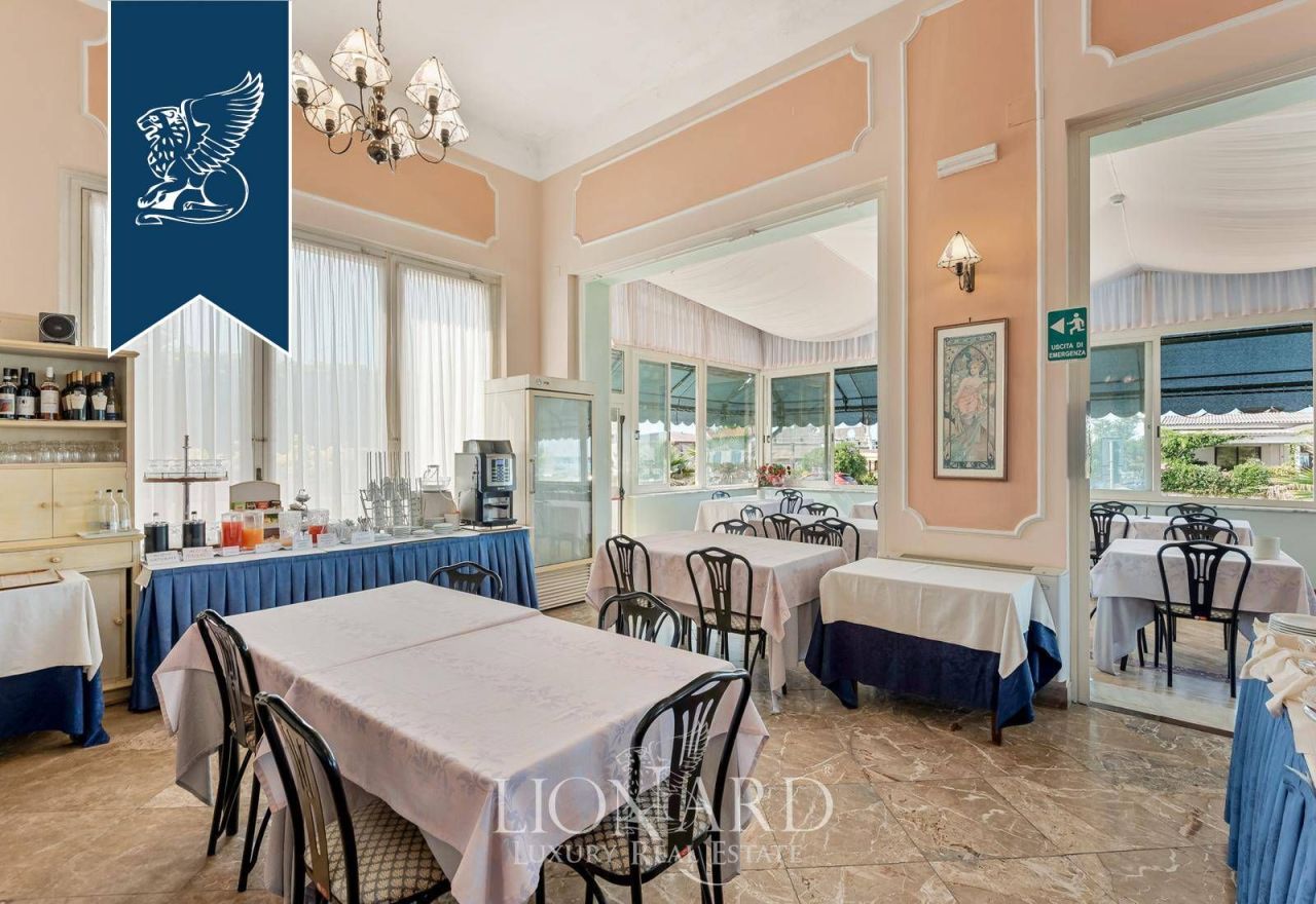 Отель, гостиница в Массе, Италия, 1 869 м² - фото 18