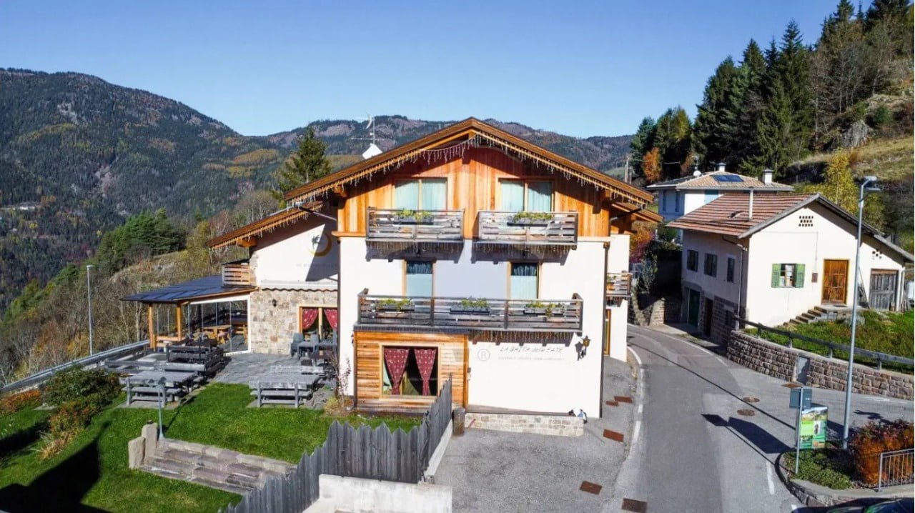 Шале в Больцано, Италия, 1 000 м² - фото 1