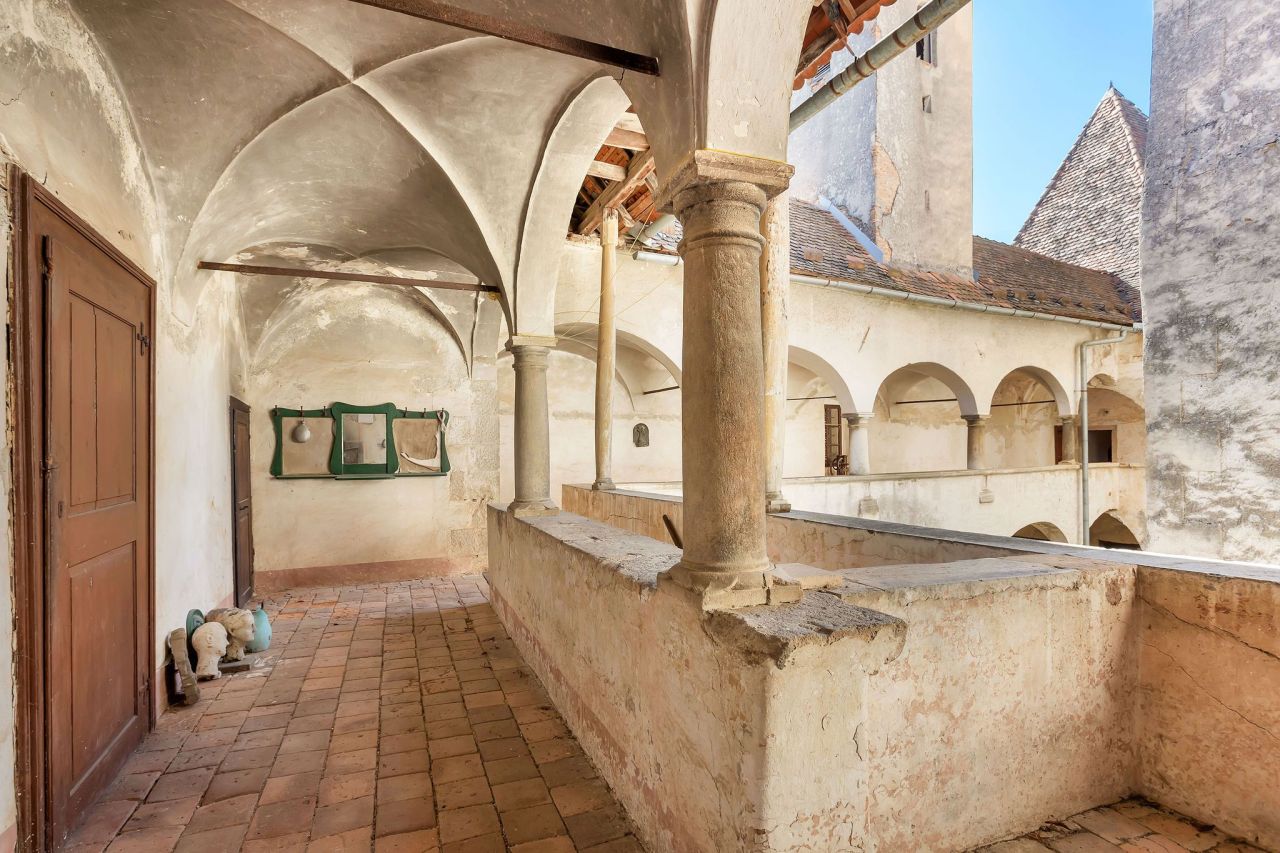 Отель, гостиница в Шентерней, Словения, 2 229 м² - фото 11