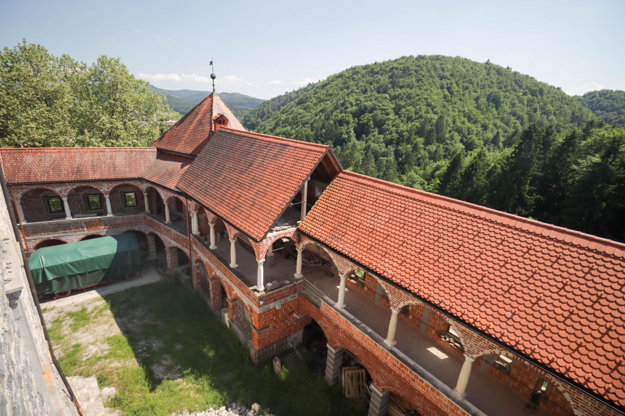 Отель, гостиница в Требне, Словения, 770 м² - фото 6