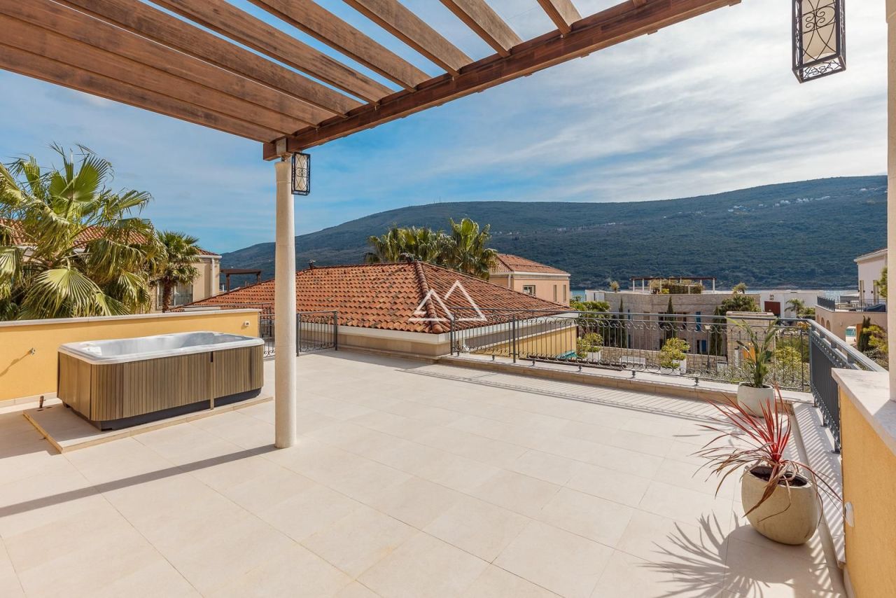 Вилла в Кумборе, Черногория, 287 м² - фото 1