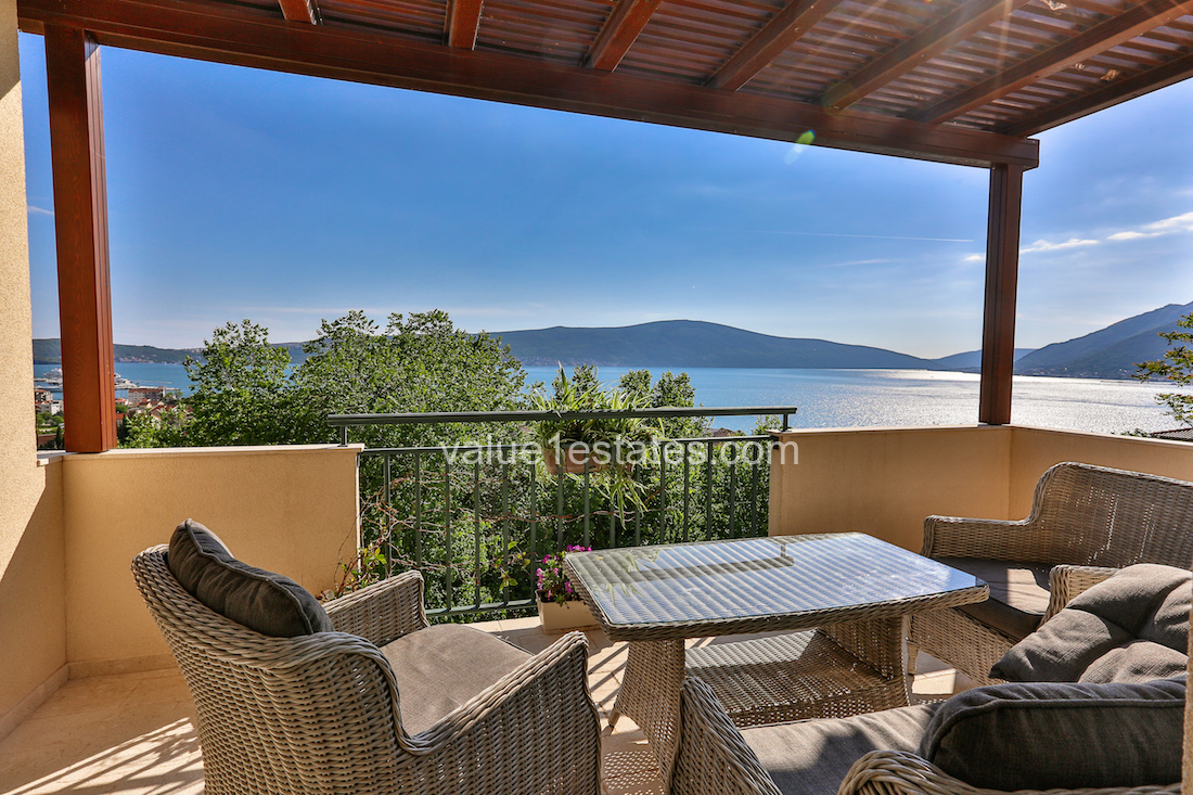 Вилла в Тивате, Черногория, 240 м² - фото 5