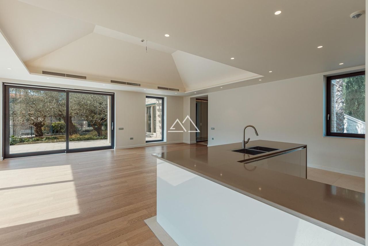 Вилла в Кумборе, Черногория, 287 м² - фото 6