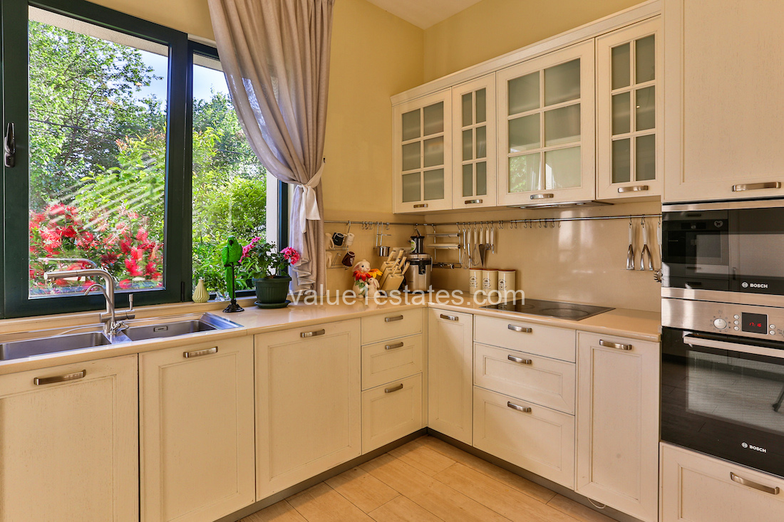 Вилла в Тивате, Черногория, 240 м² - фото 7