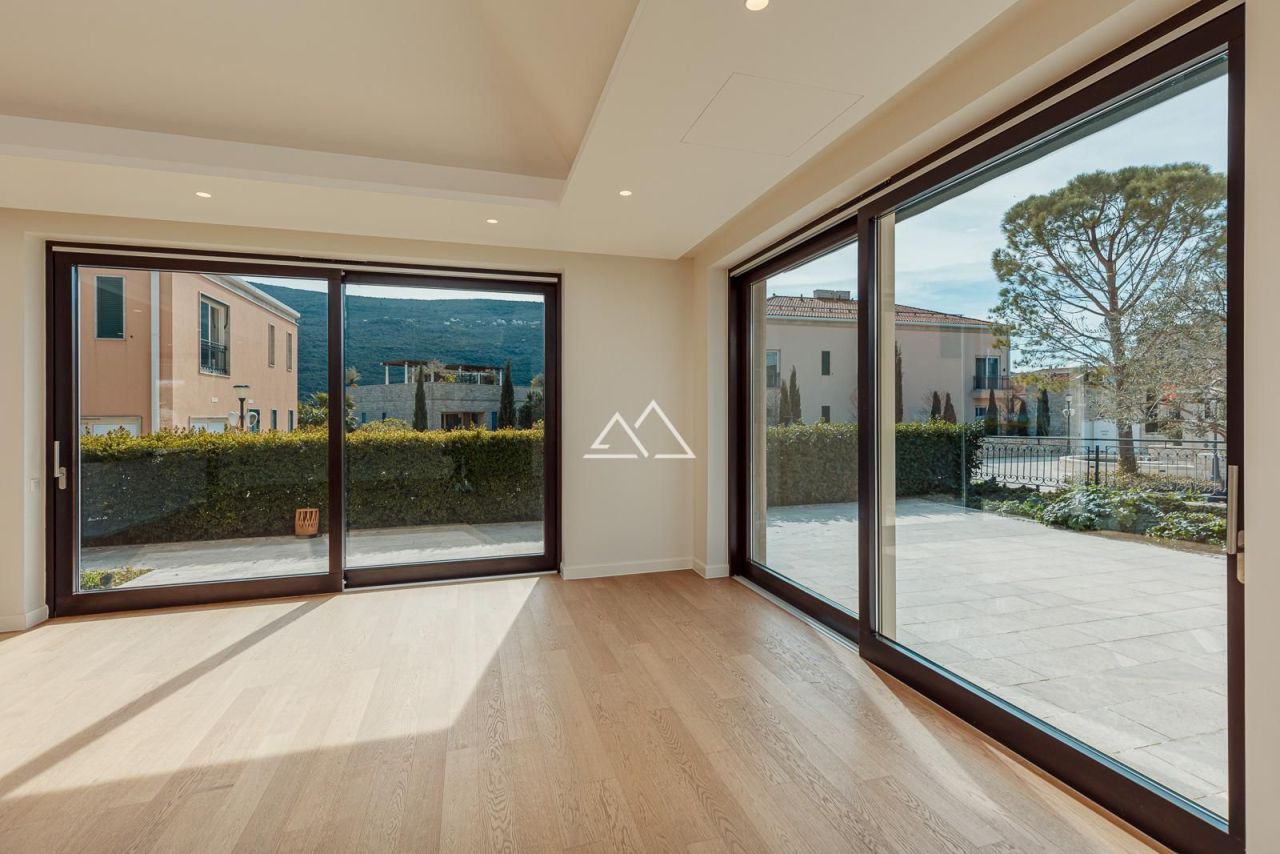 Вилла в Кумборе, Черногория, 287 м² - фото 8