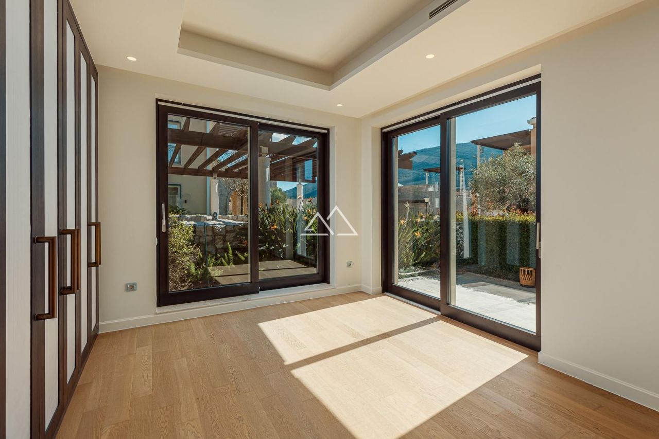 Вилла в Кумборе, Черногория, 287 м² - фото 9