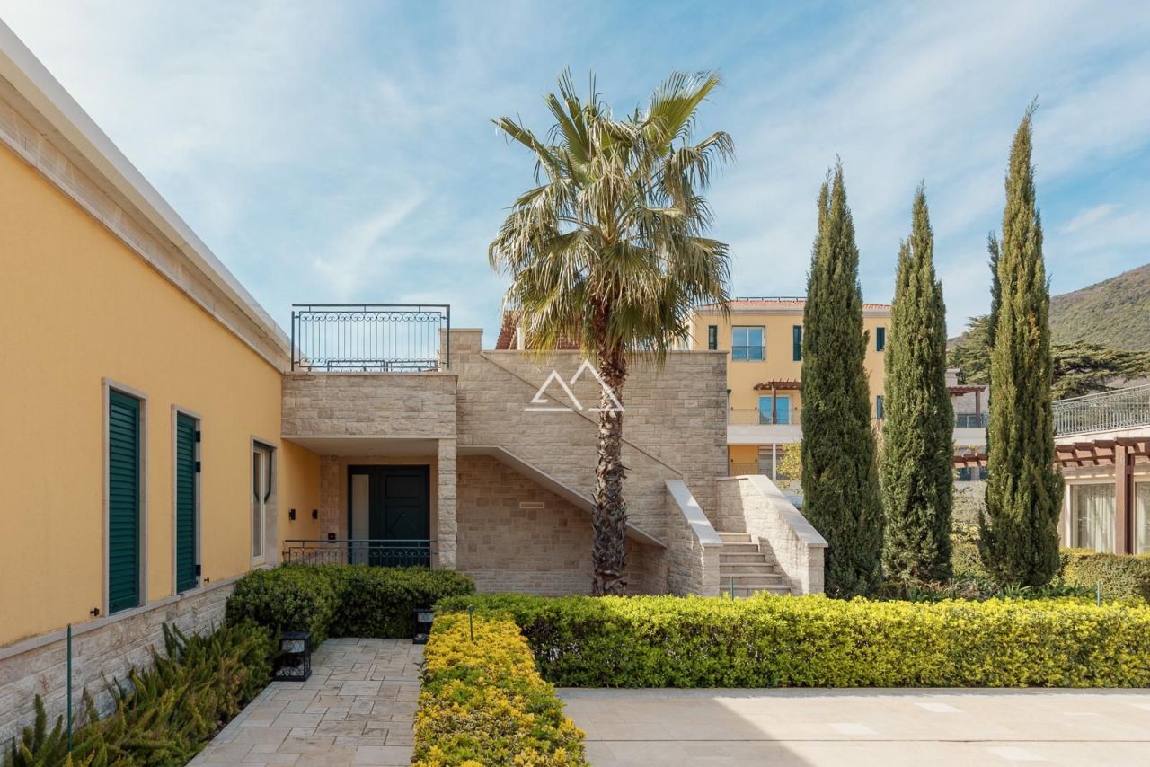 Вилла в Кумборе, Черногория, 287 м² - фото 15