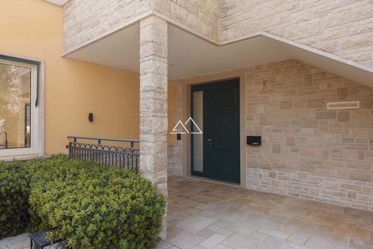 Вилла в Кумборе, Черногория, 287 м² - фото 16