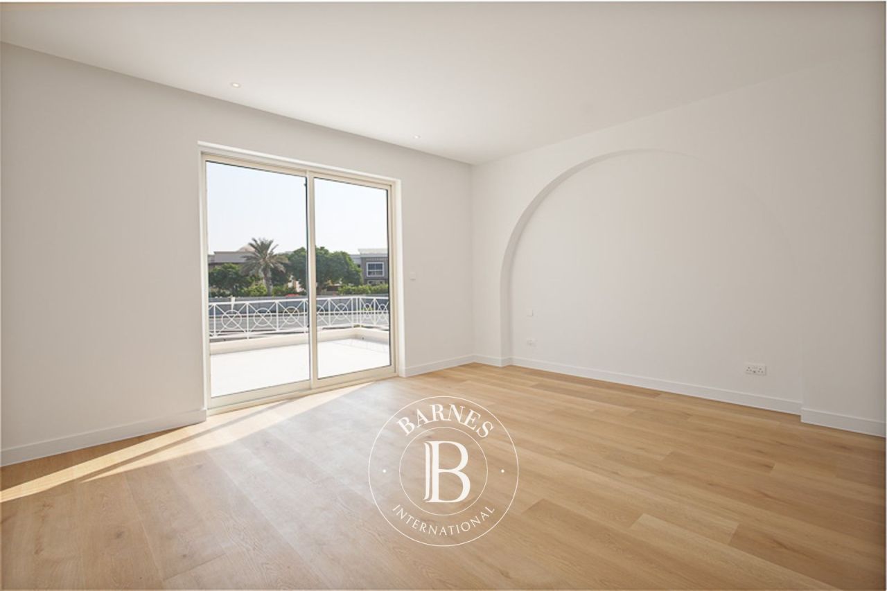 Вилла в Дубае, ОАЭ, 390.2 м² - фото 14