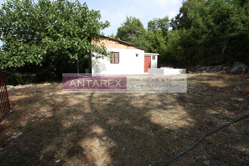 Вилла в Херцег-Нови, Черногория, 30 м² - фото 1